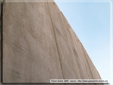 Mur de séparation : symbole d'apartheid ?