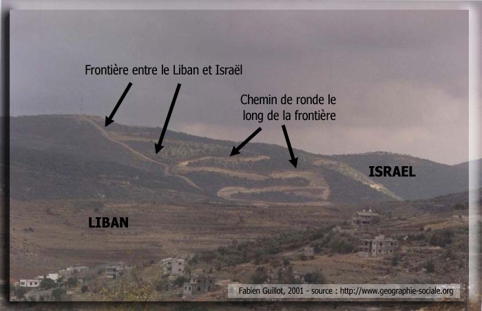 Frontière entre Israël et le Liban (Photo prise au sud Liban en novembre 2001)